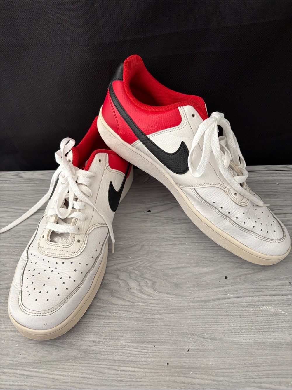 Nike Men’s Low-Top White Black Red Sneakers Court Vision